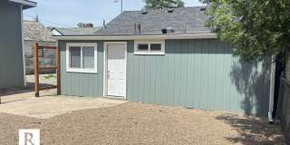 Cute & Cozy Cottage 1 Bedroom / 1 Bath - New Remodel Gallery 3