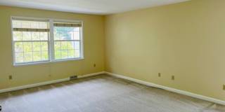 Large 4 Bedroom in Somerset Neighborhood Large 4 Bedroom in Somerset Neighborhood Gallery 23