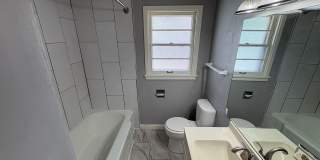 Bright & Spacious 3-Bedroom Home with Large Backyard Gallery 19