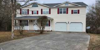 Spacious 5 bedroom 2 and a half bath home in Ringgold, GA Gallery 1