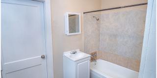 2BR/1BA Ideal Home Near Downtown 2BR/1BA Ideal Home Near Downtown Gallery 12