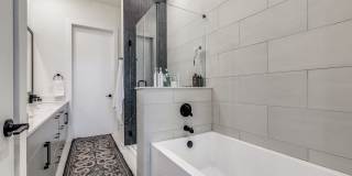 LUXURY 3-BEDROOM TOWNHOUSE AT GRAYSON HOUSE Gallery 26