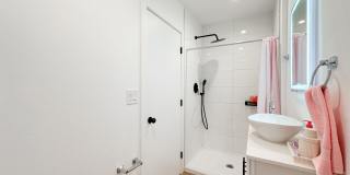 1338 West 35th Place - Co-Living 1338 West 35th Place - Co-Living Gallery 27