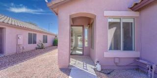 Prime Surprise Location | 3 Bed, Low-Maintenance Yard + Amenities Gallery 3