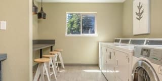 Arbor Walk Apartments Gallery 16