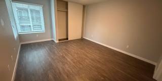 The James Apartments Gallery 36