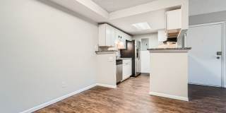 2 Bed, 2 Bath Condo in Aurora! Gallery 10