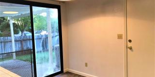 AVAILABLE FOR MOVE IN ON 8/1/26 -  RECENTLY RENOVATED 3 BED, 2 BATH 1 STORY ON LARGE CORNER LOT Gallery 11