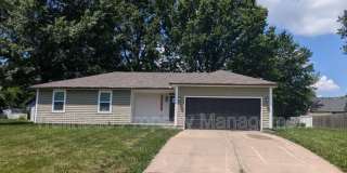 1002 SW Hereford Drive Gallery 1