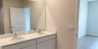 920 NE 10th Street Gallery 22