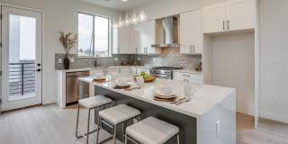 Beautiful Townhome in Southeast Denver Gallery 10
