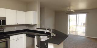 SOUTHPARK, BEAUTIFUL UPDATES, NEW BLACK GRANITE COUNTERS, NEW CARPET, STAINLESS APPLIANCES, GARAGE! Gallery 4