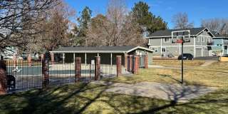 2 bed, 1 Bath, 900 sqft with washer/dryer hookups and 1 car garage Gallery 25