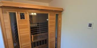 3BD/2BA Eureka home is close to Sequoia Park, boasts infrared sauna! Gallery 8