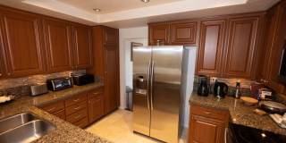 Beautiful - Upgraded 3 Bedroom Townhome - Excellent location -  Move-in Special Gallery 1