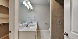 Stunningly Large 4 Bedroom 3 Bathroom 2 Car Garage Home in Oakdale School District (Neighborhood Park) Gallery 11