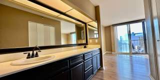 Stunning 2BD/2BA Condo in Downtown! With Parking and Washer/Dryer! Stunning 2BD/2BA Condo in Downtown! With Parking and Washer/Dryer! Gallery 10