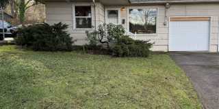 Updated 2 bedroom 1 bath duplex in Eugene! Gallery 1