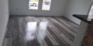 584 Kelton Avenue Gallery 3