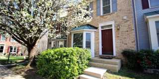 Fabulous Three Bedroom Three Level Townhome in the Heart of Kingstowne! Gallery 1