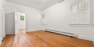 911 Cook St Gallery 17
