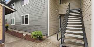 Charming Updated Condo in Great Location Gallery 4