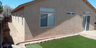 3 Bedroom Home Near Unser and McMahon NW Gallery 14