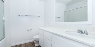 Emerald Victoria Apartments Gallery 24