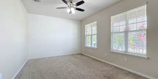 !!!NOW AVAILABLE!!! Beautiful 4-Bedroom PET FRIENDLY Home for Rent in RANDAL PARK! Gallery 17