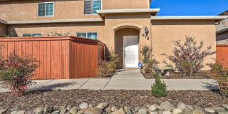 4 BED 2.5 BATH WITH LARGE BONUS ROOM & GARAGE Gallery 1