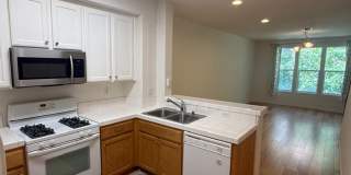 Large 3-Bedroom, 3.5 Bathroom Townhome in Metro Walk Village Neighborhood Large 3-Bedroom, 3.5 Bathroom Townhome in Metro Walk Village Neighborhood Gallery 1