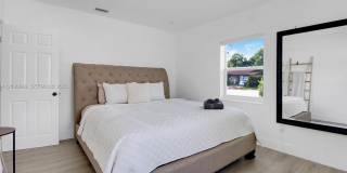 18362 Northeast 20th Place Gallery 17