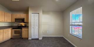 Pet Friendly 3/2 Home in Sorrento Available NOW! *Approved Aplication* Gallery 3