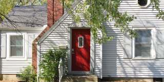 PRELEASING for AUGUST! Close to Campus Gallery 1