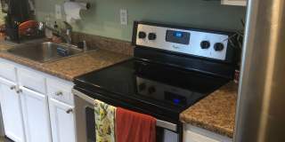 Charming 2BR/1.5BA Townhome with Attached Garage in Hampden, MD! Gallery 6