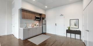 Essence Essence Gallery 57