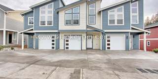 Unit 209-A: 3 Bed, 2.5 Bath Townhome in Kalama Gallery 1