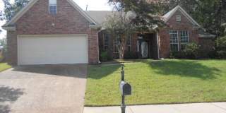 Beautiful 5br/3ba Arlington home with lots of upgrades! Pets are owner approval, fees apply. Carpet only in bedrooms! Gallery 1