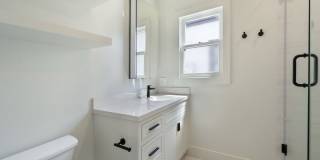 Beautiful 1 bed / 1 bath bungalow-style apartment now available! Gallery 12