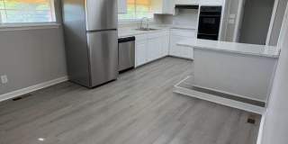 3 Bed 1.5 Bath Brick House With Bonus Room Gallery 1