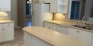 1033 HAMPSTEAD Gallery 21