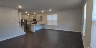 Beautiful Townhouse located in the McEwen Village! Gallery 5