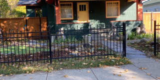 Beautiful 2bdr Bungalow Near Downtown Gallery 1