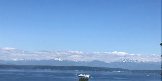 Stunning Sound & Olympic Mountain View Home in North Admiral Gallery 6