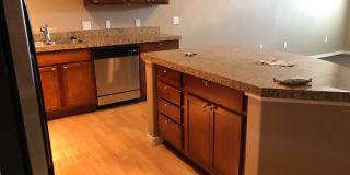 2BD/2BA condo w/ great kitchen, W/D, pool, garage & more! Gallery 1