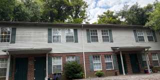 Knoxville 37920 - 2 bedroom, 1.5 bath townhome - Contact Lisa Vineyard and Shannon Russell (865) 216-9334 Knoxville 37920 - 2 bedroom, 1.5 bath townhome - Contact Lisa Vineyard and Shannon Russell (865) 216-9334 Gallery 1