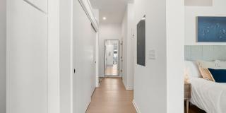 Modern downtown condo studio with private balcony & parking space. Gallery 13