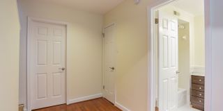 Beautiful 2 Bedroom, 2 Bathroom Historical Row Home Gallery 4