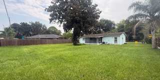 Charming 2 bedroom 1.5 bathroom home Gallery 25