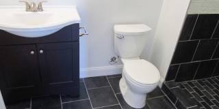 Beautiful 3 bed, 1 bath luxury apartment South Side Flats Gallery 9